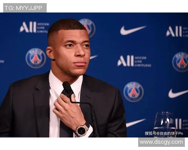 耳朵是哪个足球明星的独特标志与背后故事揭秘